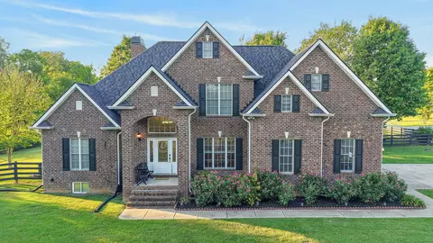 1001 Arbor Dr, Castalian Springs, TN 37031