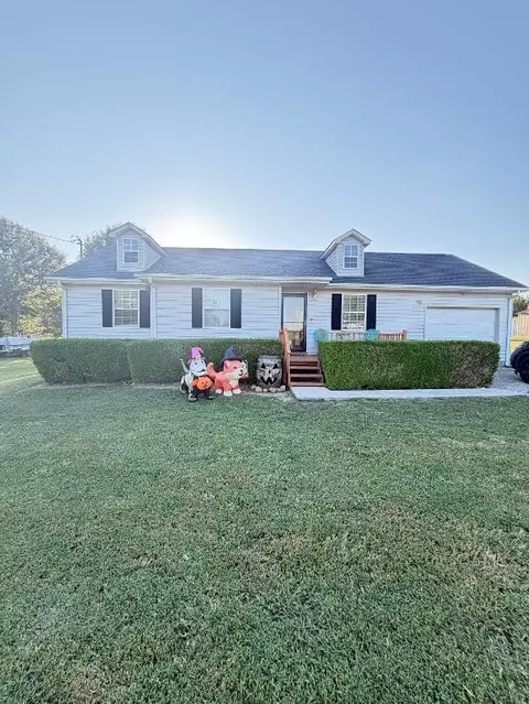 89 N E St, Hillsboro, TN 37342