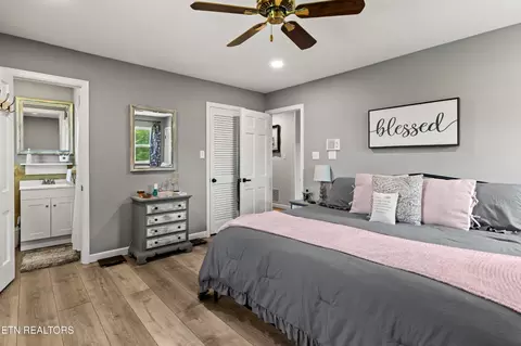 Bedroom - 314 Middleton Dr, Townsend, TN 37882 photo 2 of 3
