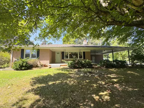 3025 Old Highway 31 E, Westmoreland, TN 37186
