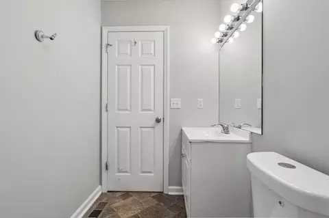 Bath - 1007 Hamilton Dr, Murfreesboro, TN 37129 photo 4 of 4