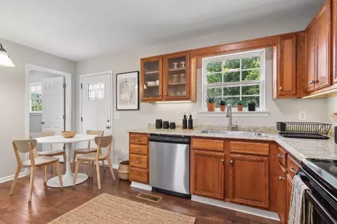 Kitchen - 1007 Hamilton Dr, Murfreesboro, TN 37129 photo 1 of 2