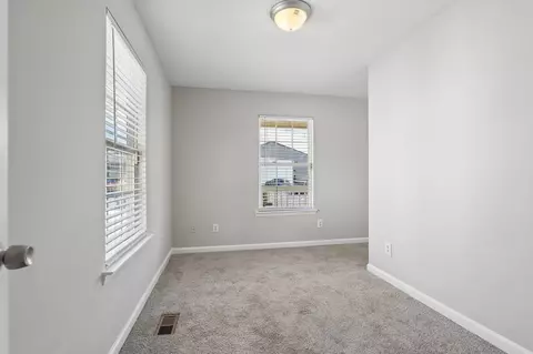 Bedroom - 1007 Hamilton Dr, Murfreesboro, TN 37129 photo 10 of 14