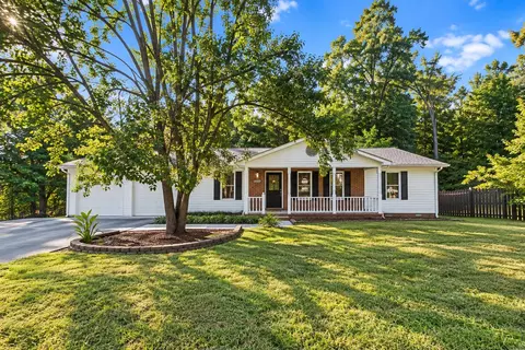 4724 Village Rd, Cookeville, TN 38506