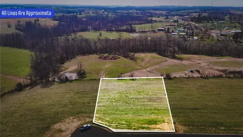 240 Daniel Ln, Westmoreland, TN 37186