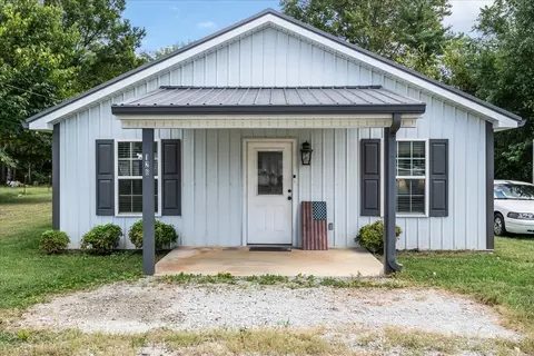 126 Walnut St, Cowan, TN 37318