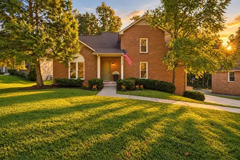 111 Vannoak Dr, Clarksville, TN 37043