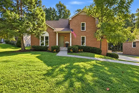 111 Vannoak Dr, Clarksville, TN 37043