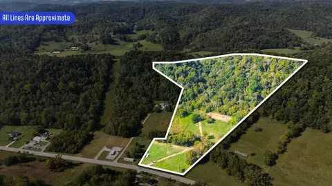 3360 Hartsville Rd, Lafayette, TN 37083