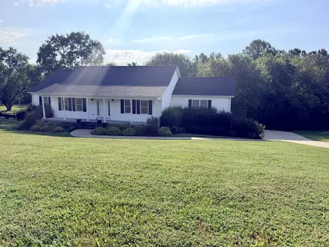 1909 Pointe Barton Dr, Lebanon, TN 37087