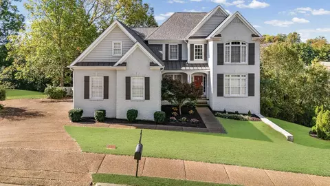 6040 Woodland Hills Dr, Nashville, TN 37211
