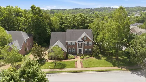 7001 Stone Run Dr, Nashville, TN 37211