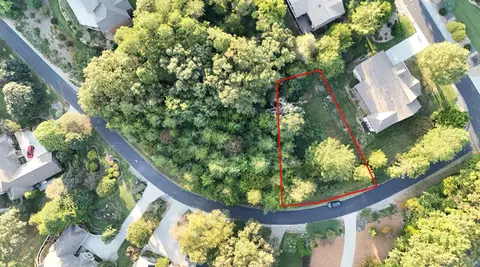 402 Shawnee Pl, Loudon, TN 37774