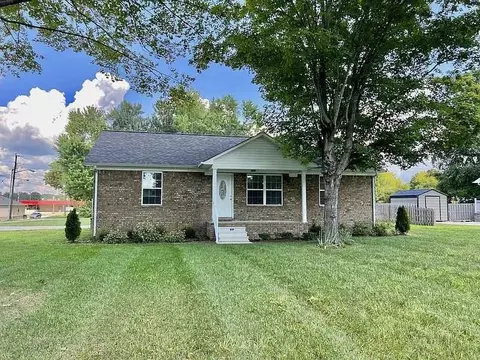 324 Debus St, Lawrenceburg, TN 38464