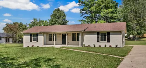 803 Laurel Dr, Clarksville, TN 37043
