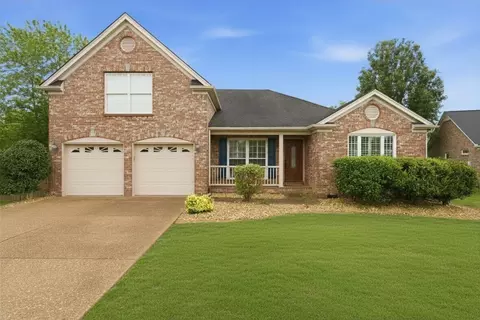 8225 Canoe Ct, Nashville, TN 37221
