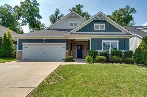 559 Deer Valley Dr, Hixson, TN 37343