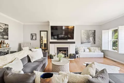 Living - 1005 Market St, Franklin, TN 37067 photo 1 of 6