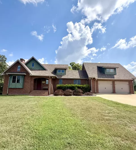 44 Westside Rd S, Lawrenceburg, TN 38464