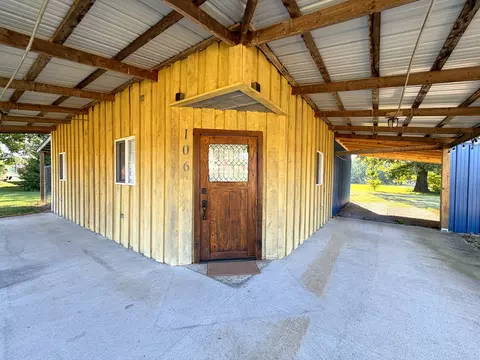 Exterior - 106 Main St, Hazel, KY 42049 photo 2 of 7