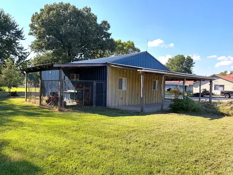 Exterior - 106 Main St, Hazel, KY 42049 photo 4 of 7