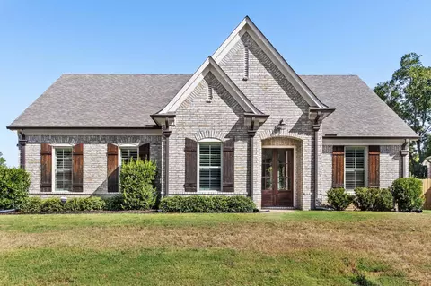 110 Laurel Glen Dr, Oakland, TN 38060
