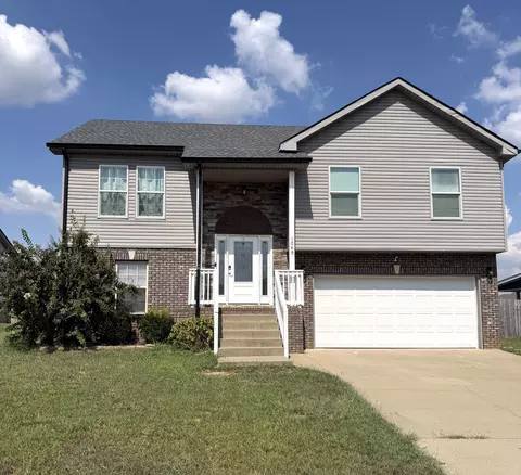 1049 Charles Thomas Dr, Clarksville, TN 37042