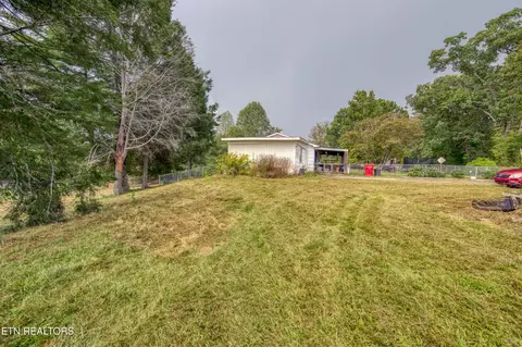 111 Raymond Bingham Rd, Oakdale, TN 37829