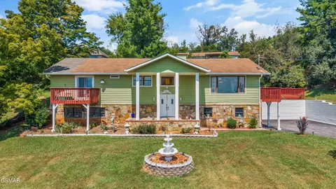 378 White Oak Cir, Kodak, TN 37764