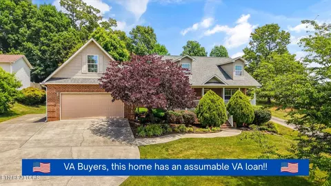 1432 Chessingham Dr, Maryville, TN 37801