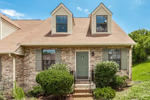 101 Deerpoint Ln, Hendersonville, TN 37075