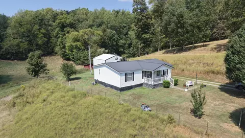 394 Leaths Branch Rd, Westmoreland, TN 37186