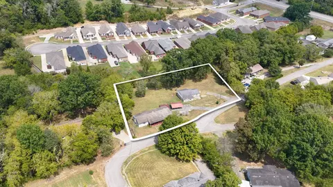 206 Wallace Dr, Fayetteville, TN 37334