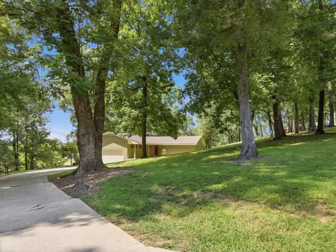 Exterior - 334 Echo Ln, Killen, AL 35645 photo 8 of 10