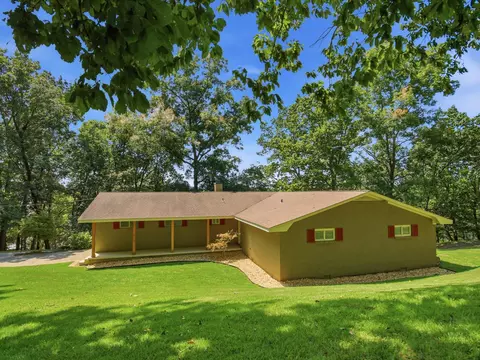 Exterior - 334 Echo Ln, Killen, AL 35645 photo 6 of 10