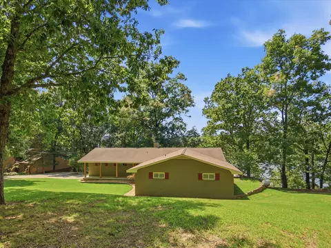 Exterior - 334 Echo Ln, Killen, AL 35645 photo 5 of 10