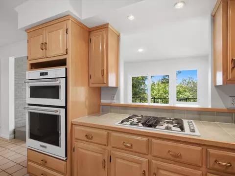 Kitchen - 334 Echo Ln, Killen, AL 35645 photo 3 of 3