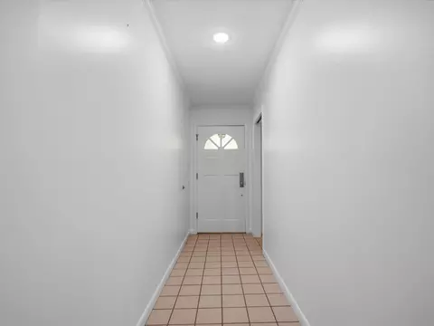 Entry Way - 334 Echo Ln, Killen, AL 35645 photo 1 of 2