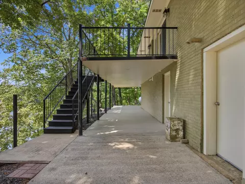 Exterior - 334 Echo Ln, Killen, AL 35645 photo 4 of 10