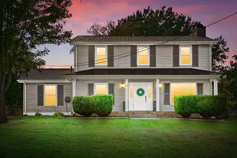 910 Poppy Dr, Clarksville, TN 37042