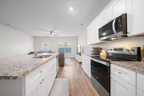 Kitchen - 307 Masters Way, Dickson, TN 37055 photo 2 of 2