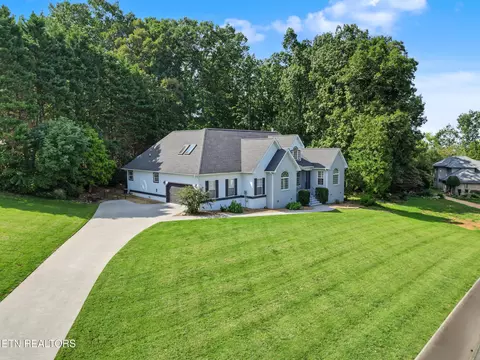 3223 Topside Dr, Kodak, TN 37764