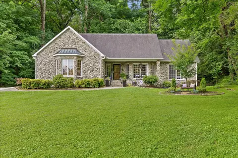 706 Contour Ave, South Pittsburg, TN 37380