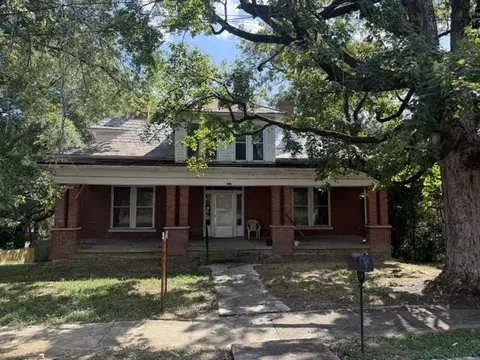 401 Washington St E, Fayetteville, TN 37334