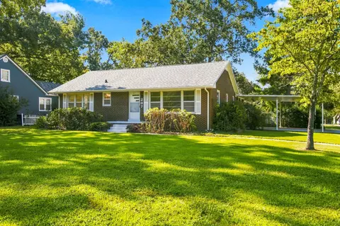 207 Sunset Dr, Tullahoma, TN 37388