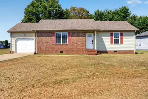8648 Swale Ct, Oak Grove, KY 42262