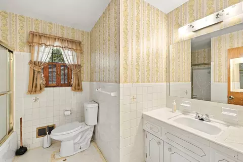 Bath - 148 Bart Dr, Antioch, TN 37013 photo 1 of 3