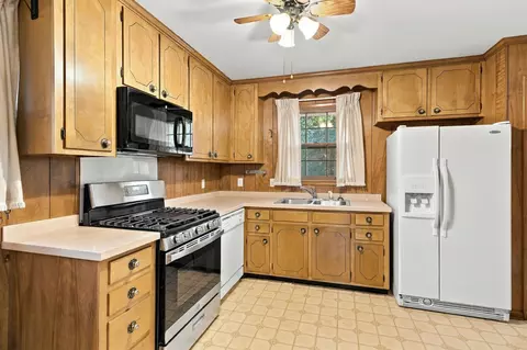 Kitchen - 148 Bart Dr, Antioch, TN 37013 photo 3 of 3