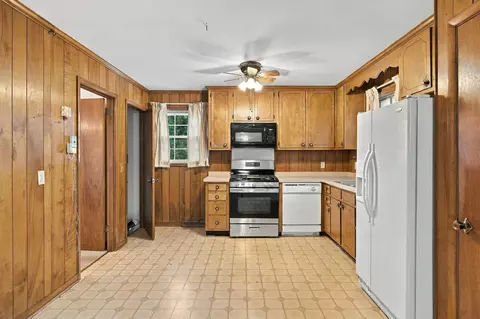Kitchen - 148 Bart Dr, Antioch, TN 37013 photo 2 of 3