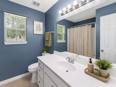Bath - 3012 Roscommon Dr, Murfreesboro, TN 37128 photo 2 of 3